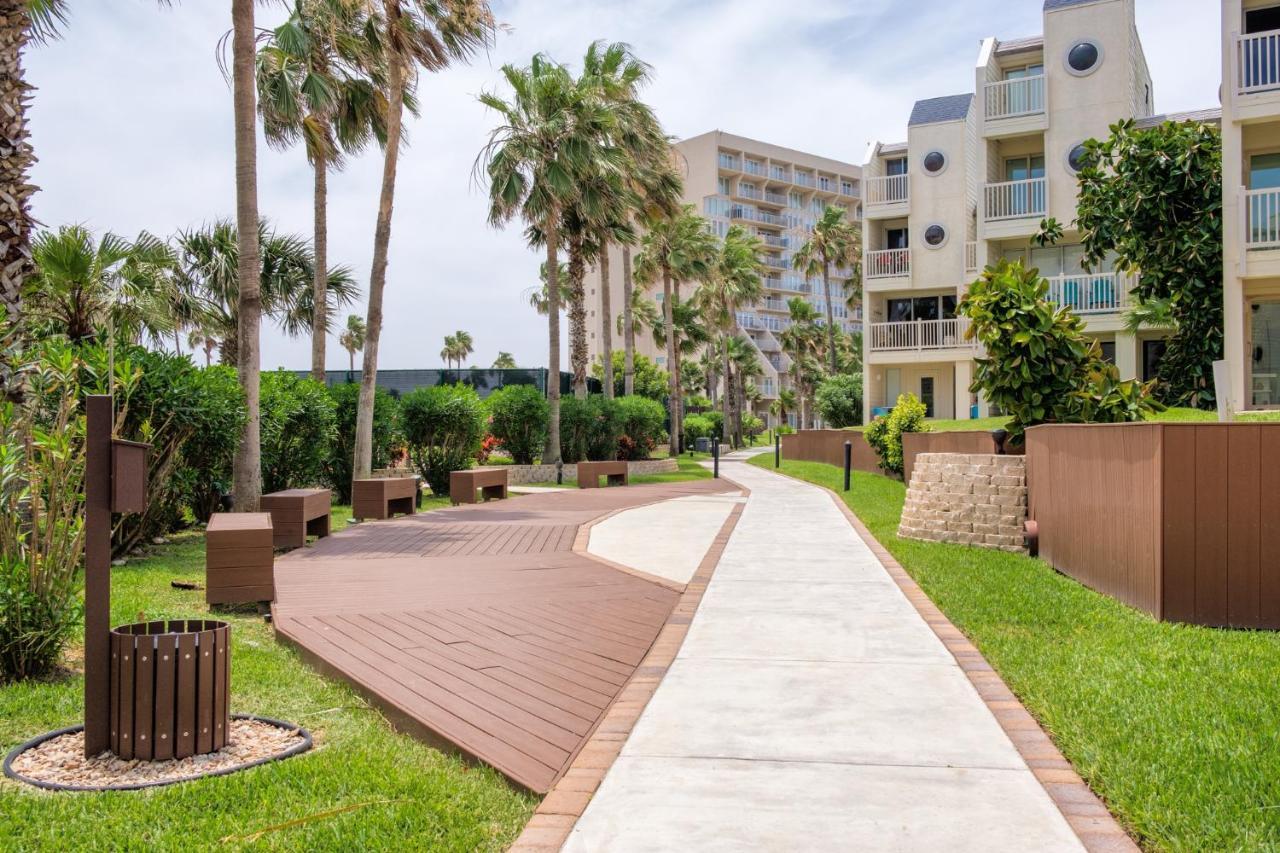 Ground Floor Cozy Condo Seconds From The Beach With Private Terrace サウス・パドリー・アイランド エクステリア 写真